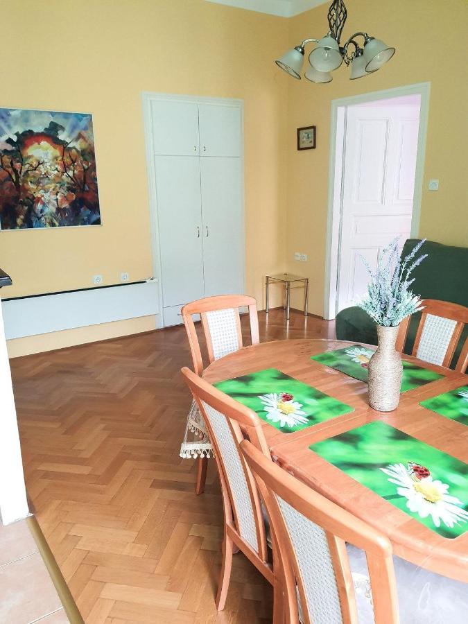 אופטיה Family Apartment Center מראה חיצוני תמונה