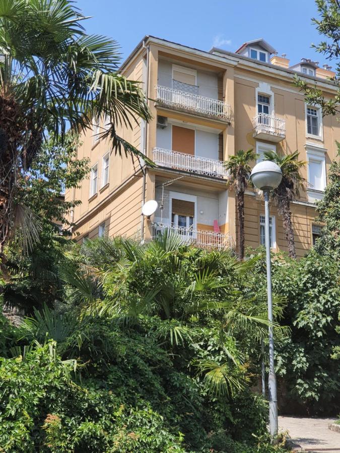 אופטיה Family Apartment Center מראה חיצוני תמונה
